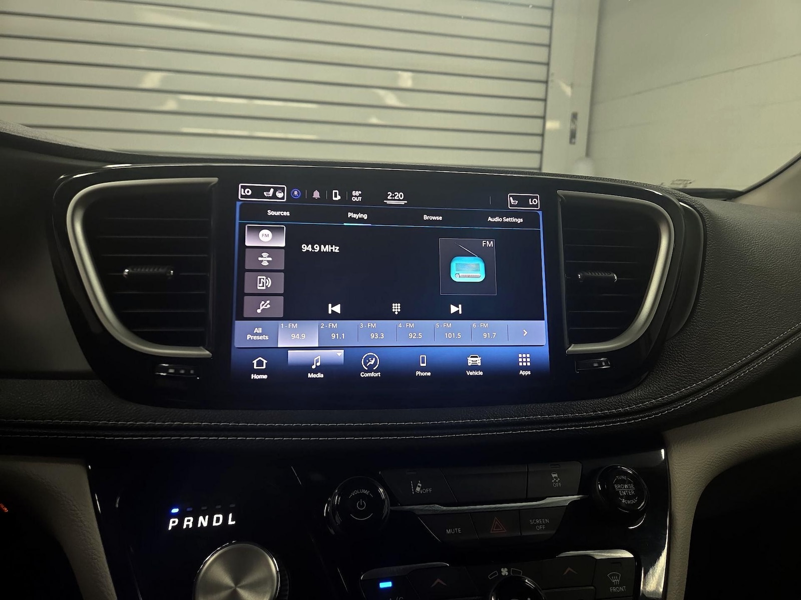 2022 Chrysler Pacifica Hybrid Touring L - Photo 16