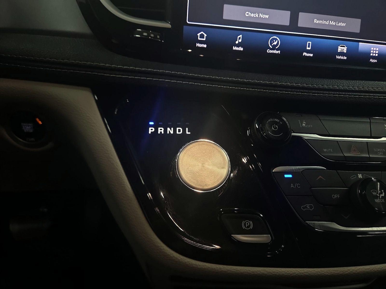 2022 Chrysler Pacifica Hybrid Touring L - Photo 18