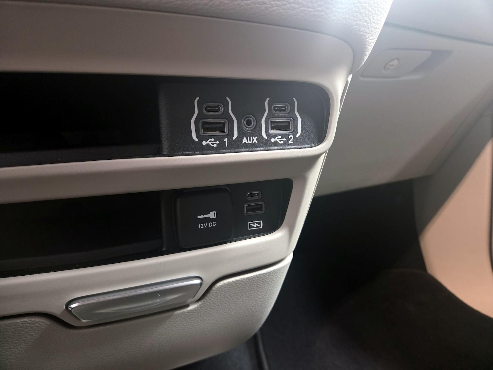 2022 Chrysler Pacifica Hybrid Touring L - Photo 19