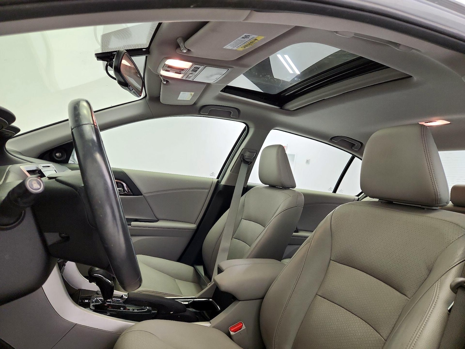 Sunroof(s) & Overhead Airbags