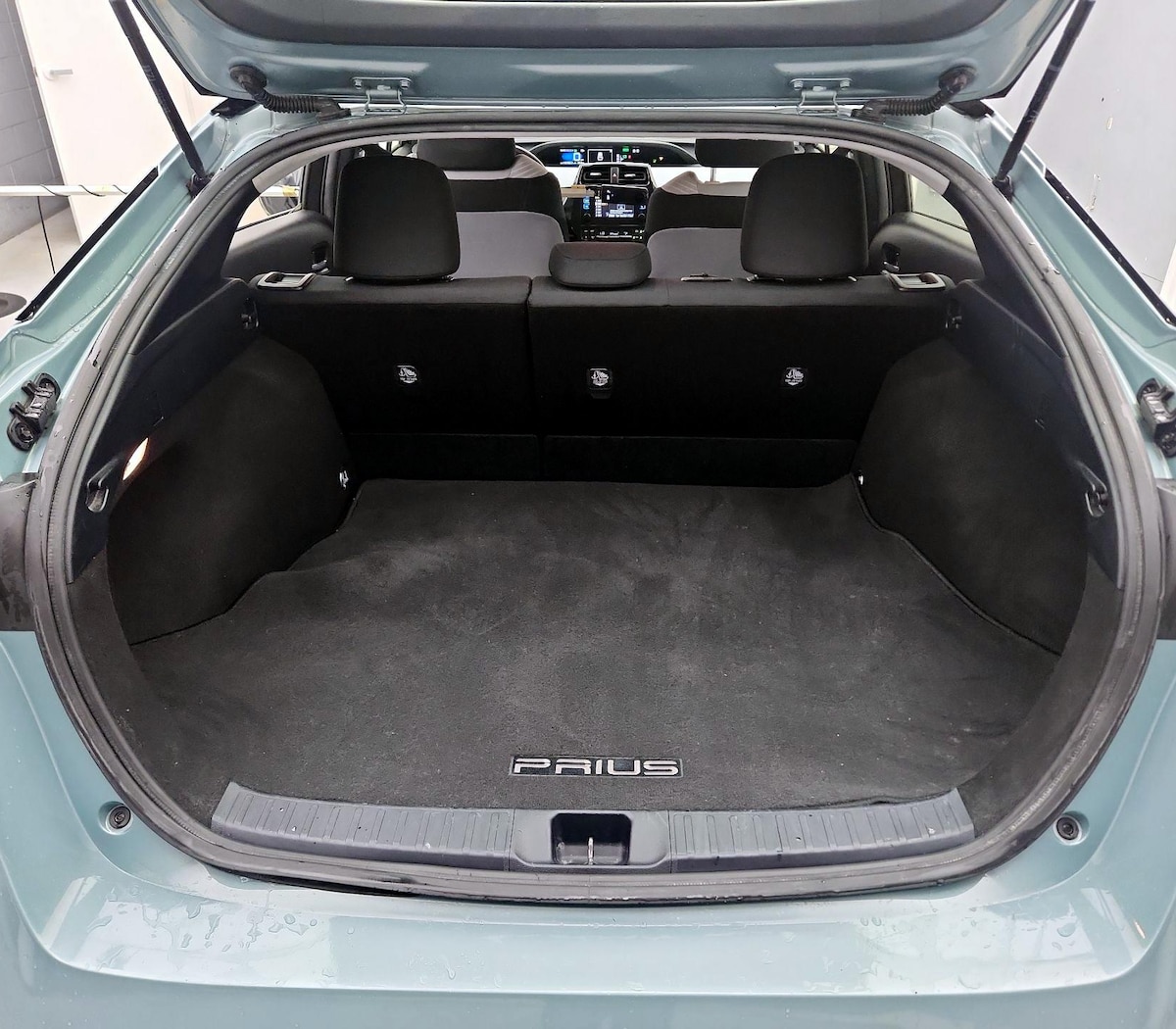 Trunk/Cargo (Seats Up)