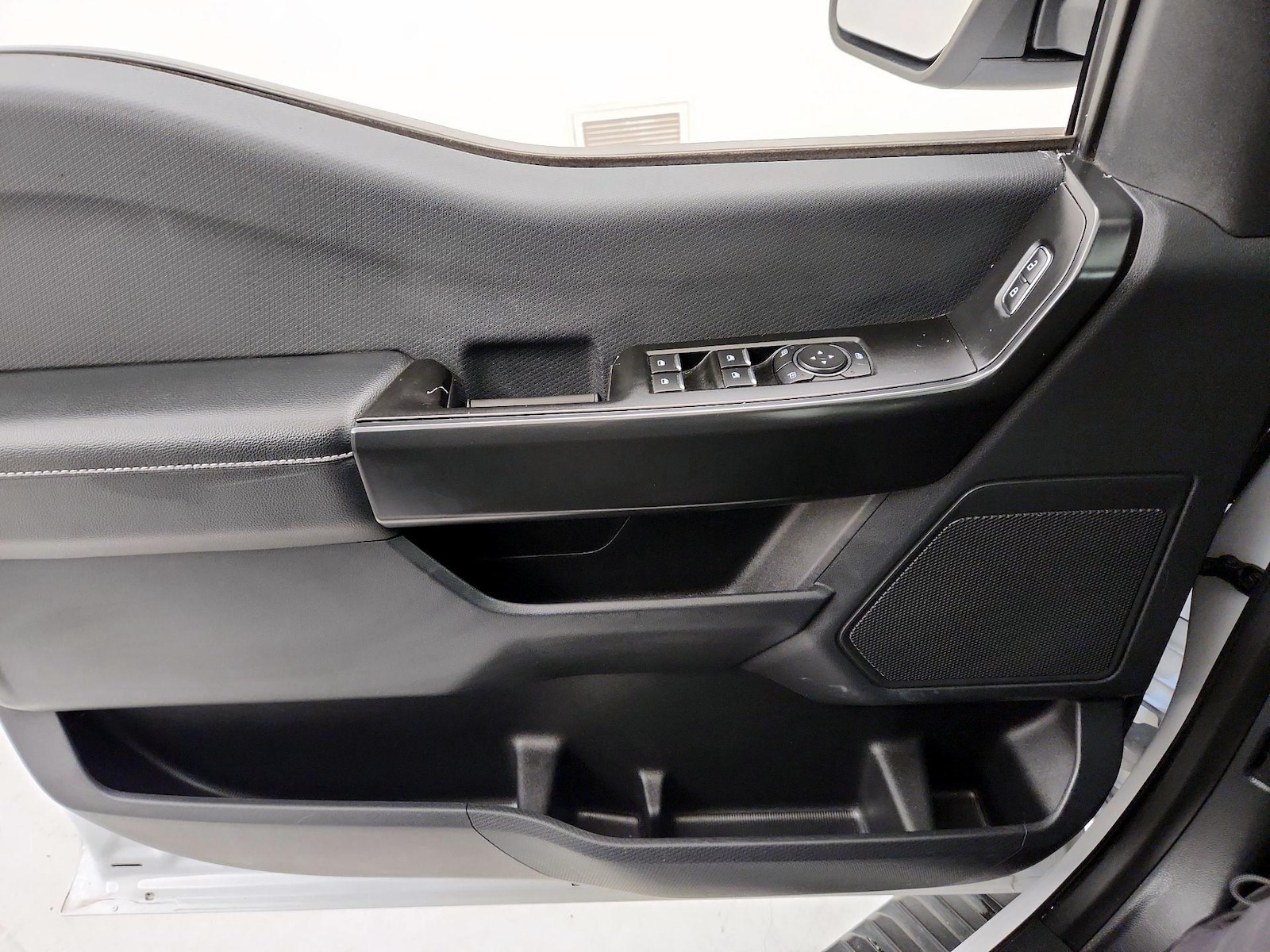 2022 Ford F-150 XL - Photo 13