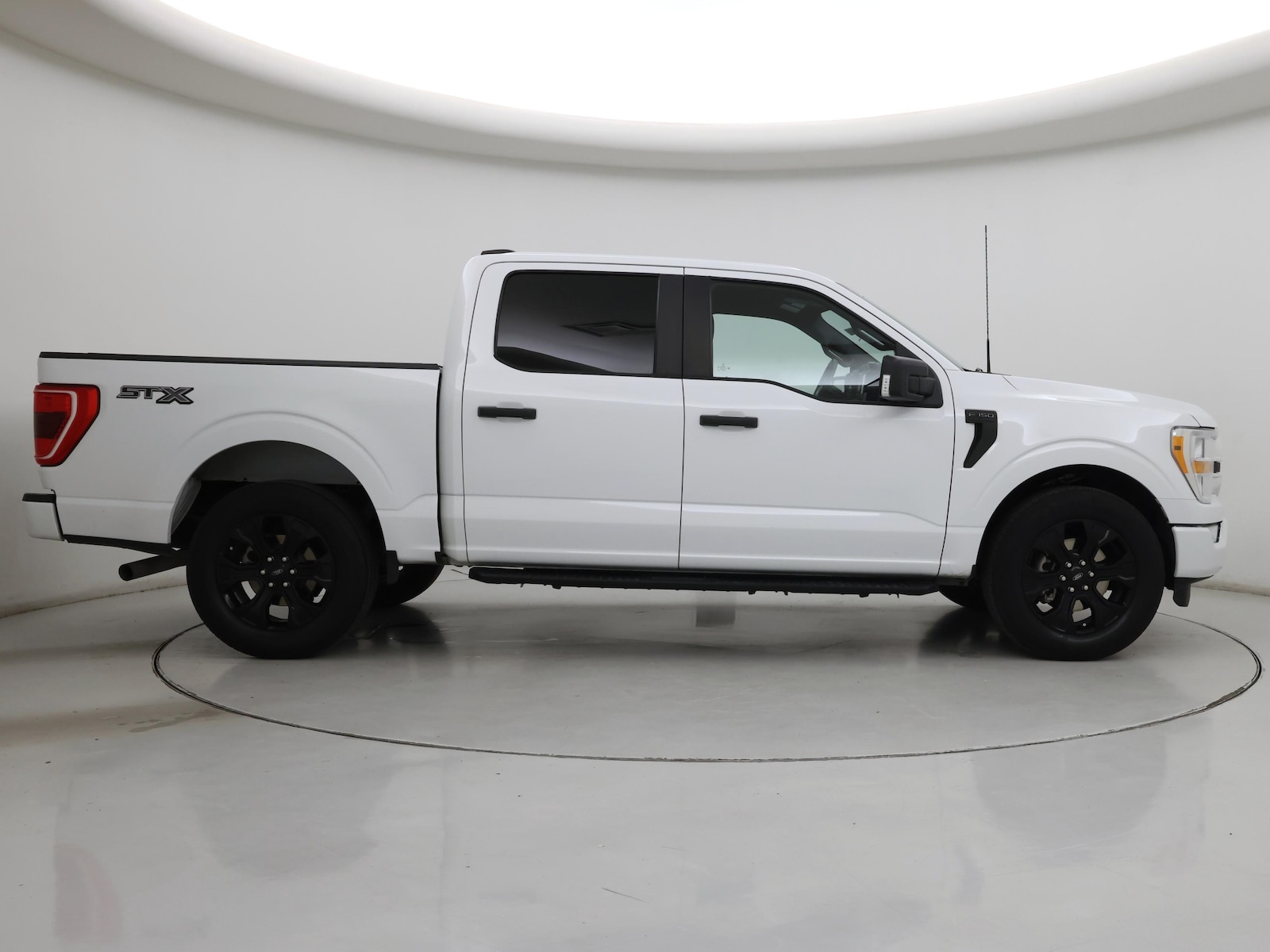 2022 Ford F-150 XL - Photo 8