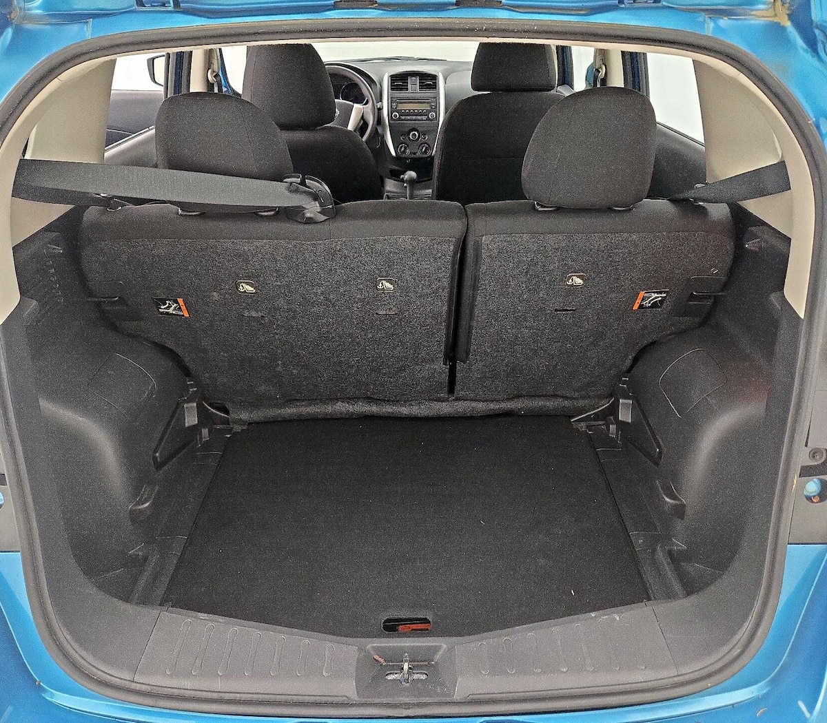 Trunk/Cargo (Seats Up)