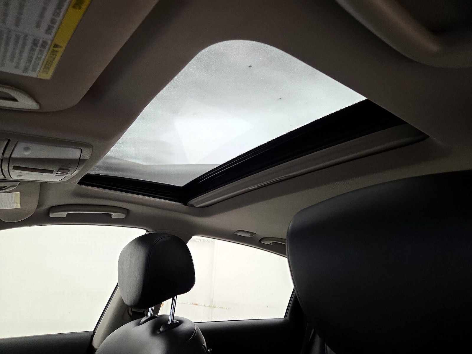 Sunroof(s) & Overhead Airbags