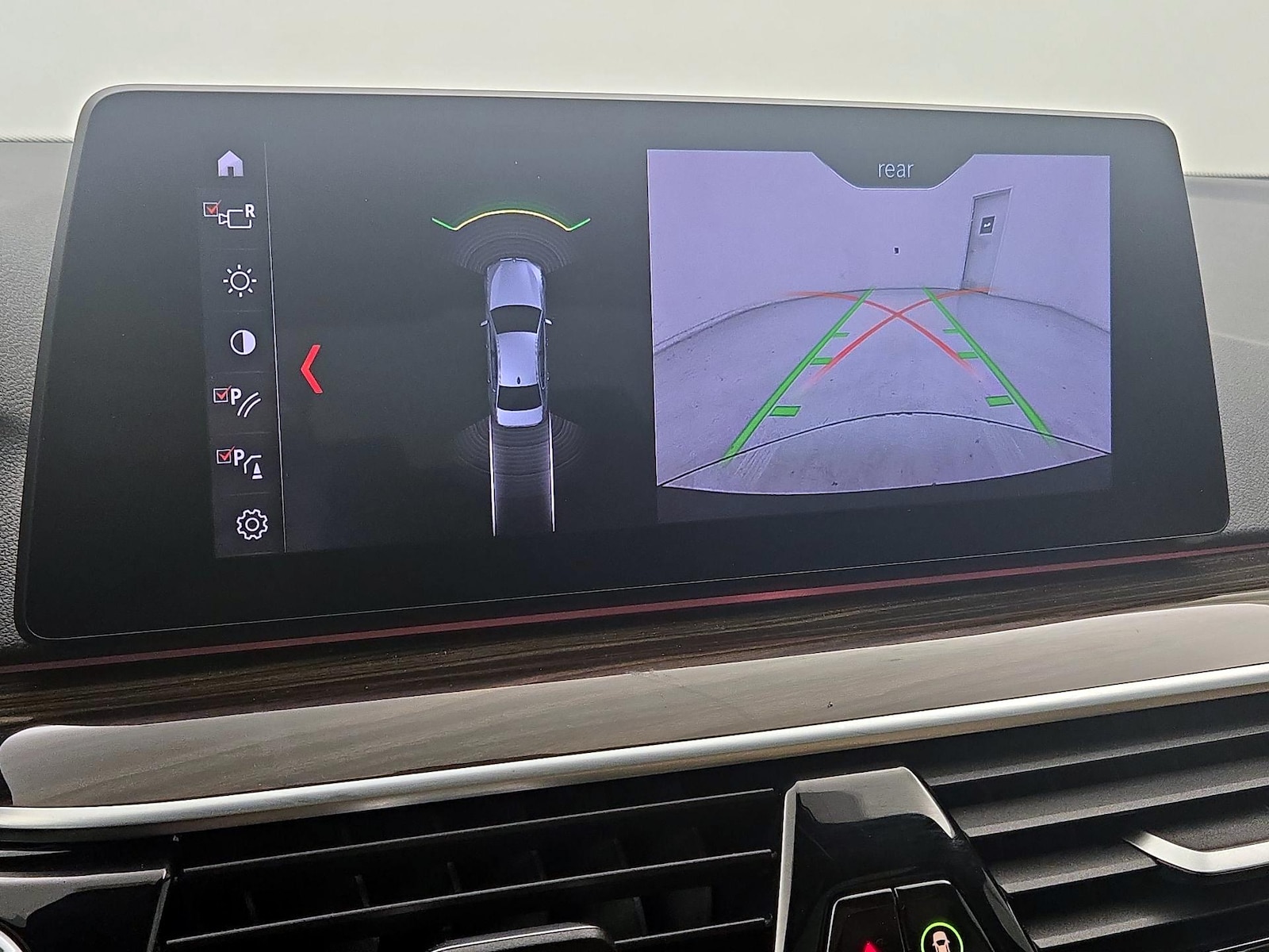 2019 BMW 5 Series 530i - Photo 16