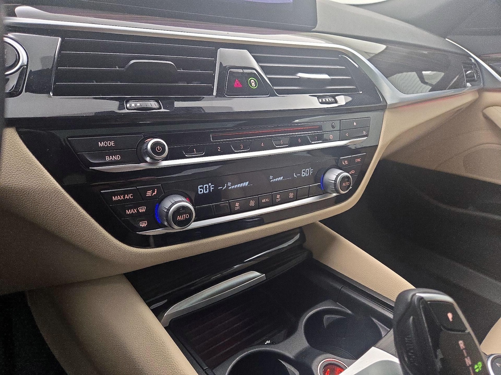 2019 BMW 5 Series 530i - Photo 18