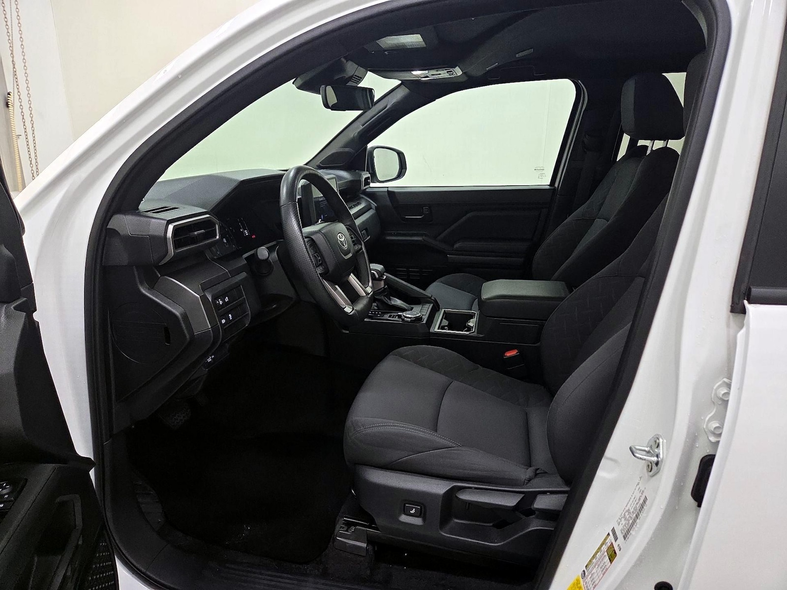 2024 Toyota Tacoma SR5 - Photo 12