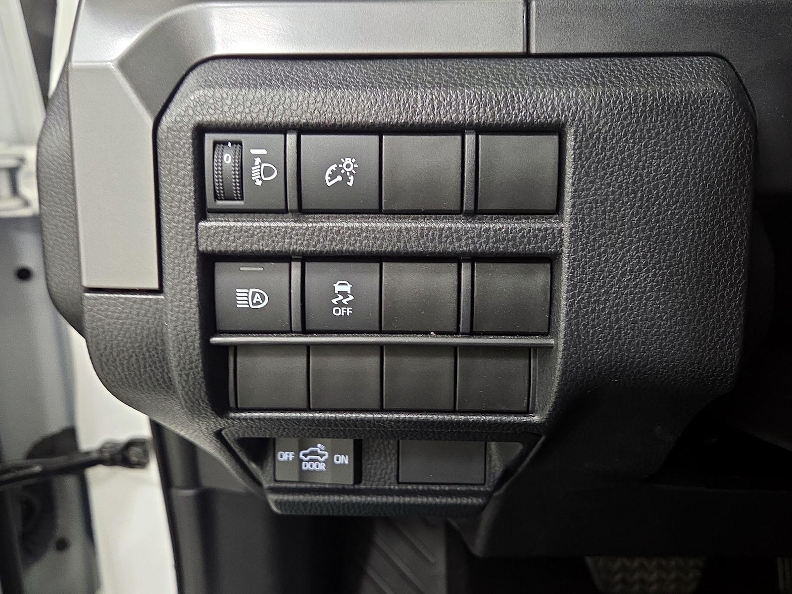 2024 Toyota Tacoma SR5 - Photo 14