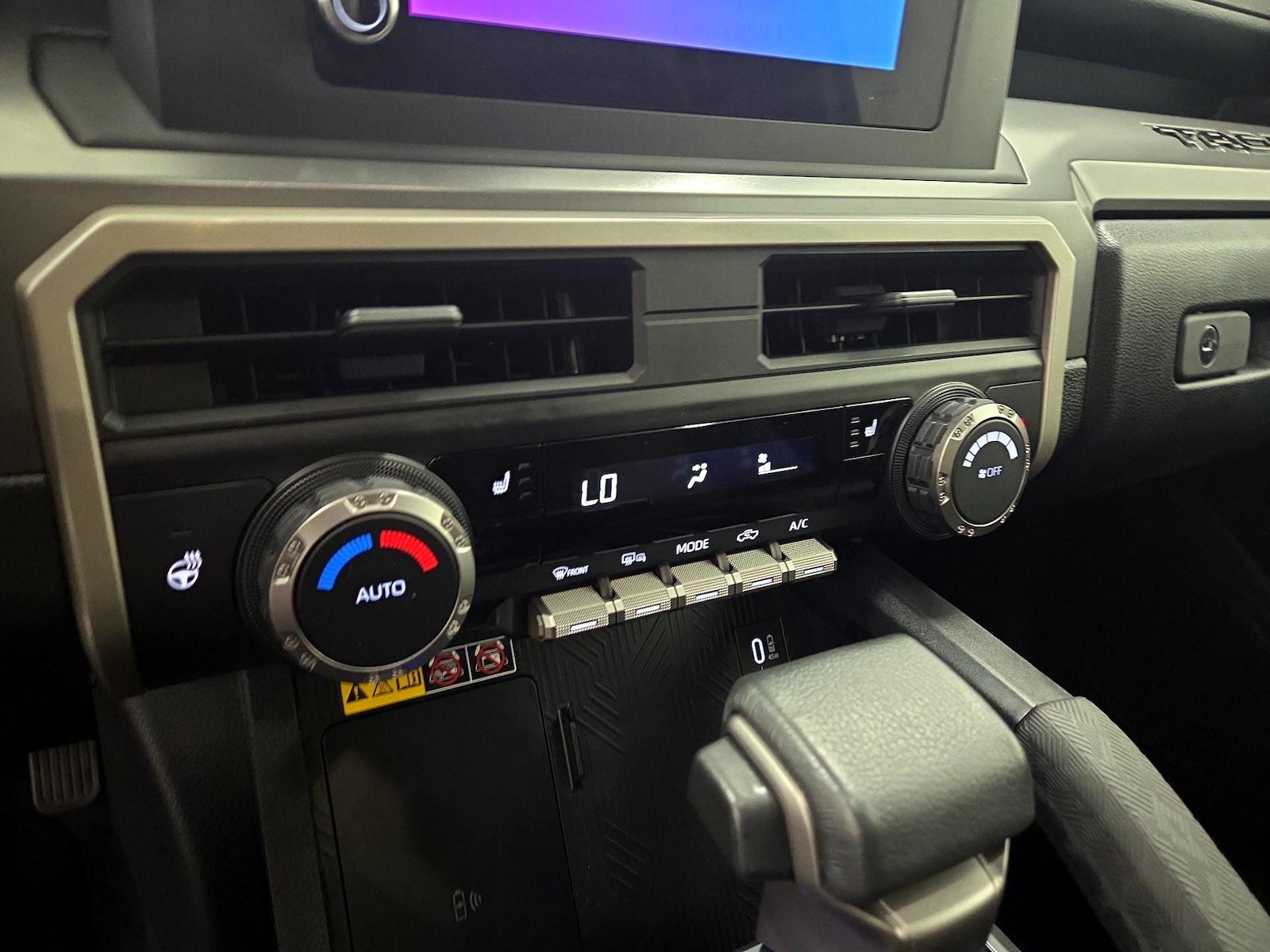 2024 Toyota Tacoma SR5 - Photo 17