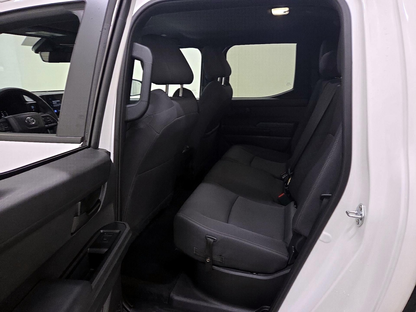 2024 Toyota Tacoma SR5 - Photo 20
