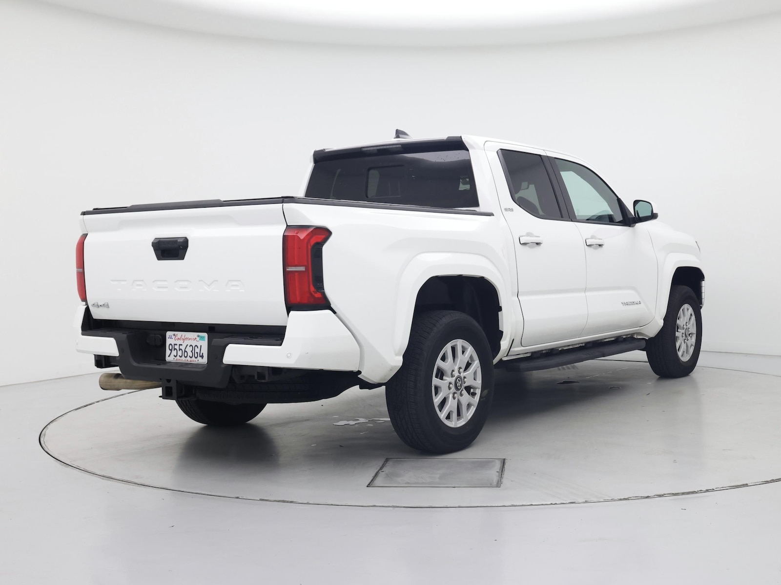 2024 Toyota Tacoma SR5 - Photo 9