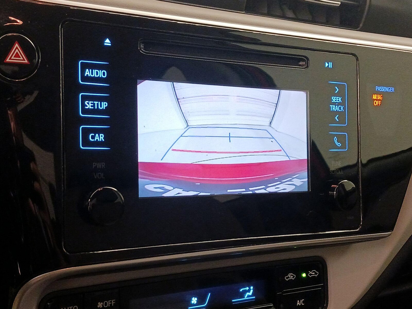 2019 Toyota Corolla LE - Photo 15