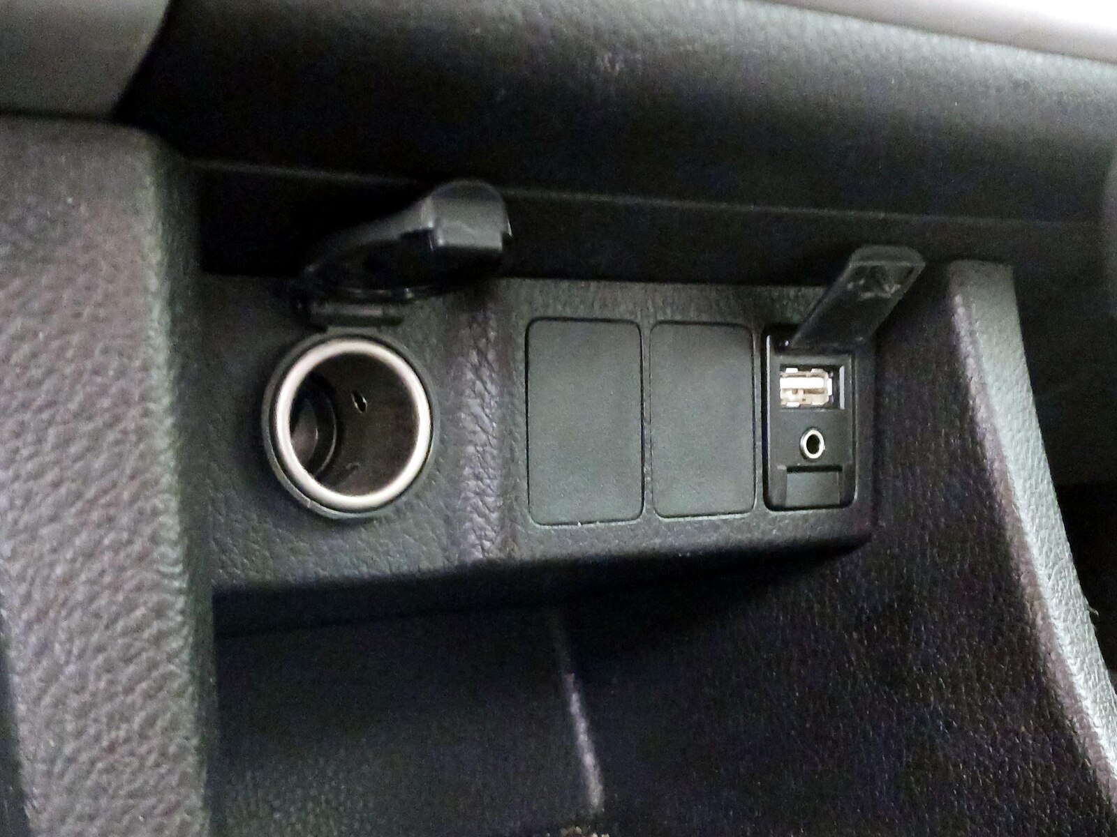 2019 Toyota Corolla LE - Photo 19