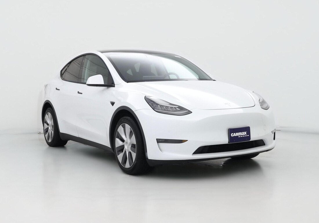 2020 Tesla Model Y Long Range All-Wheel Drive in White — CarMax photo