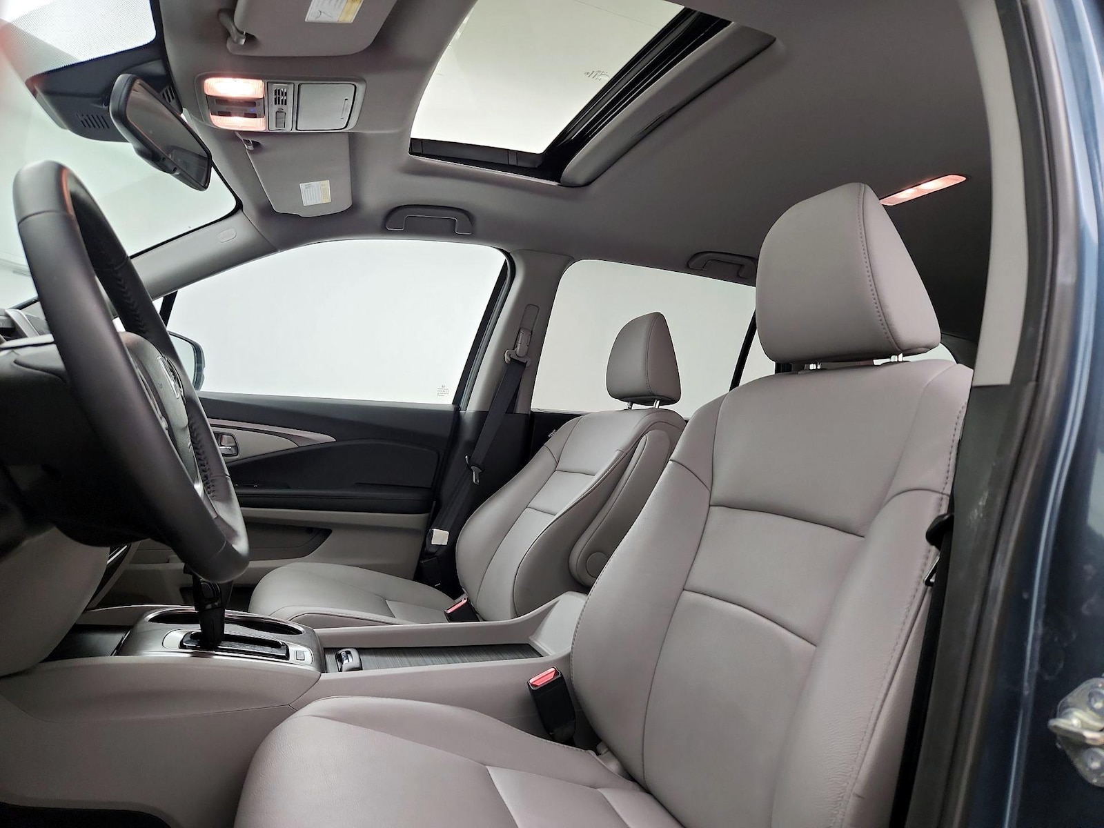 Sunroof(s) & Overhead Airbags