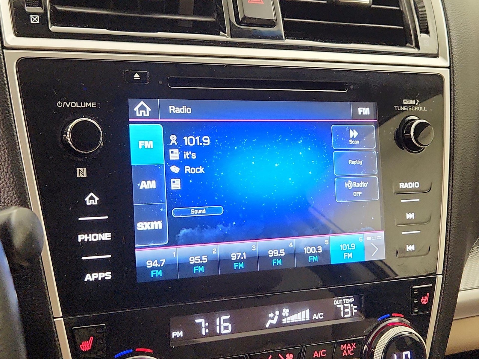 2019 Subaru Outback Premium - Photo 16