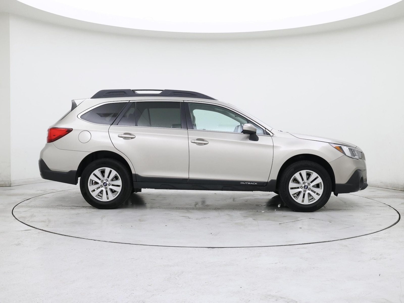 2019 Subaru Outback Premium - Photo 8