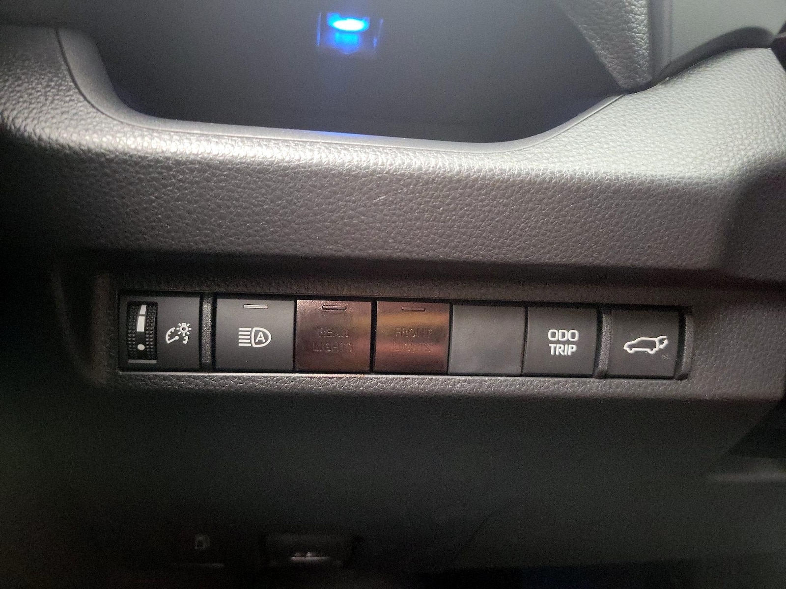 2024 Toyota RAV4 XSE - Photo 14