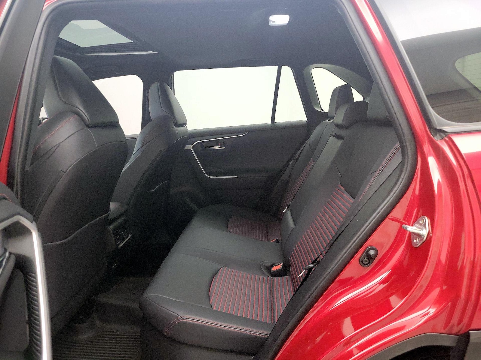 2024 Toyota RAV4 XSE - Photo 21