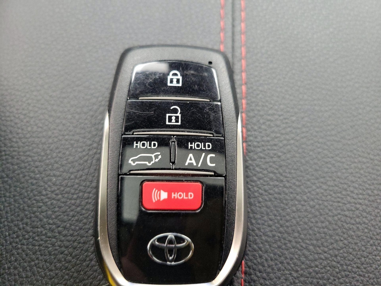 2024 Toyota RAV4 XSE - Photo 24