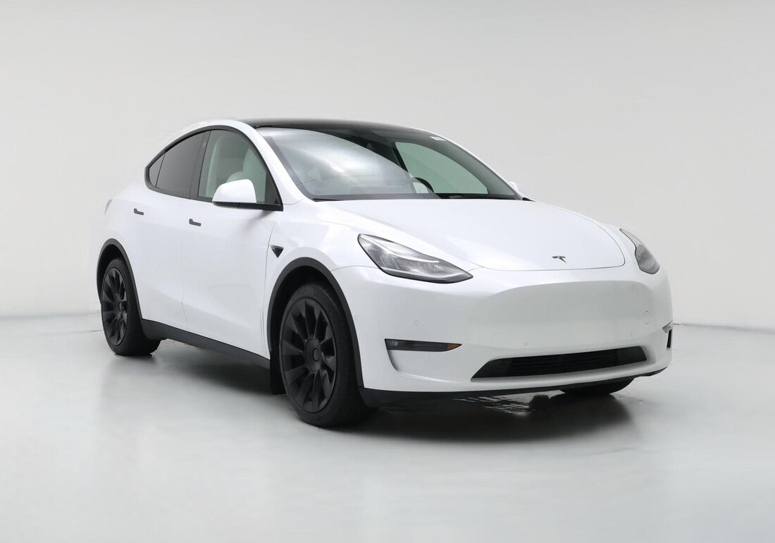 2022 Tesla Model Y Long Range All-Wheel Drive in White — CarMax photo