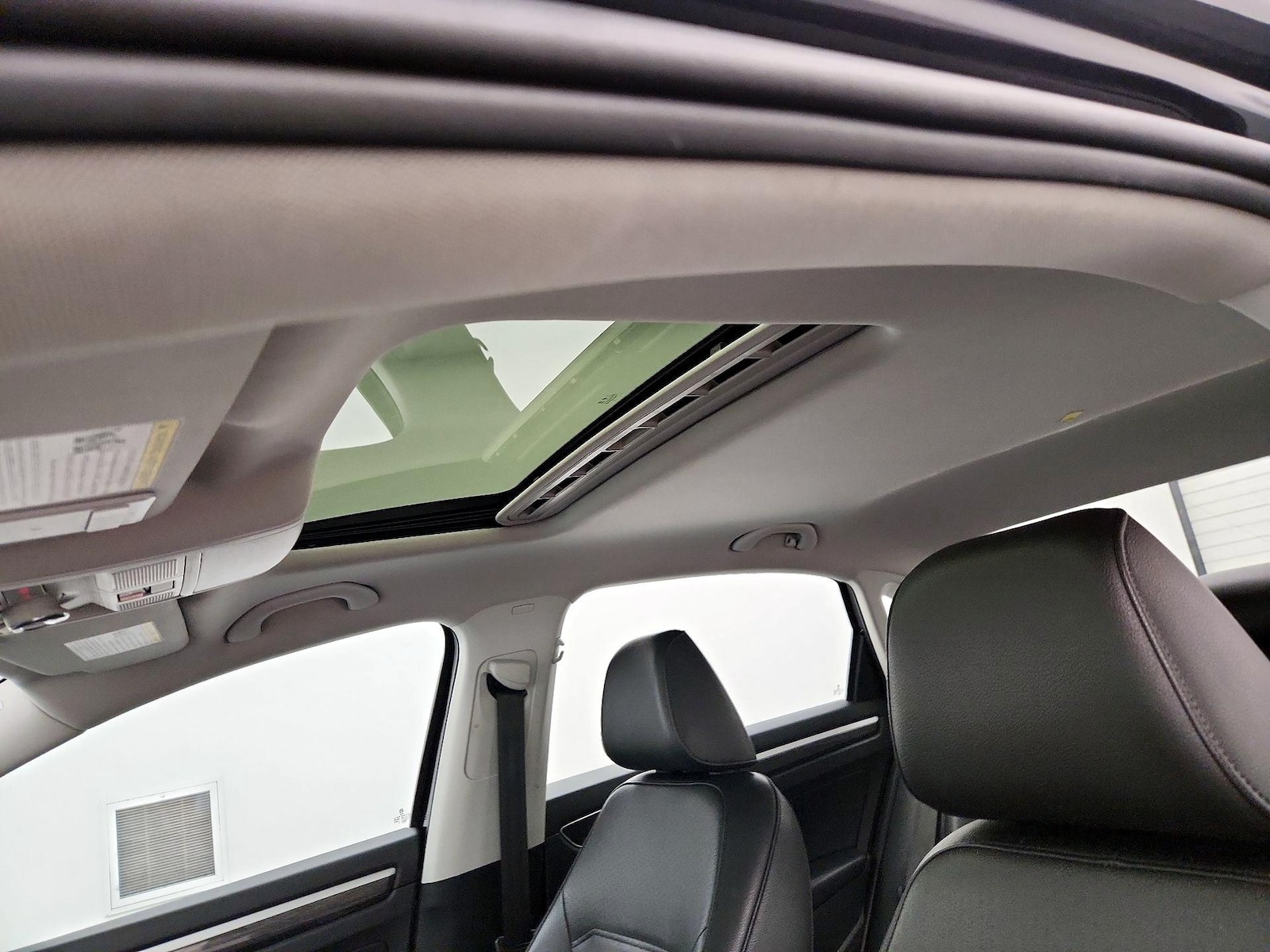 Sunroof(s) & Overhead Airbags