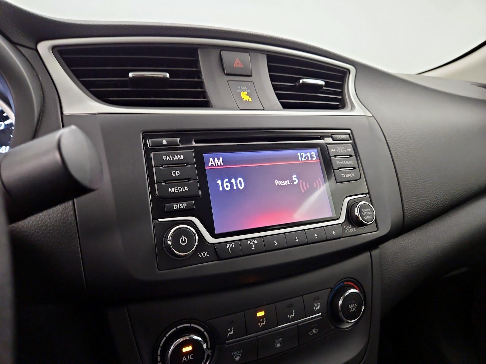 2018 Nissan Sentra S - Photo 16