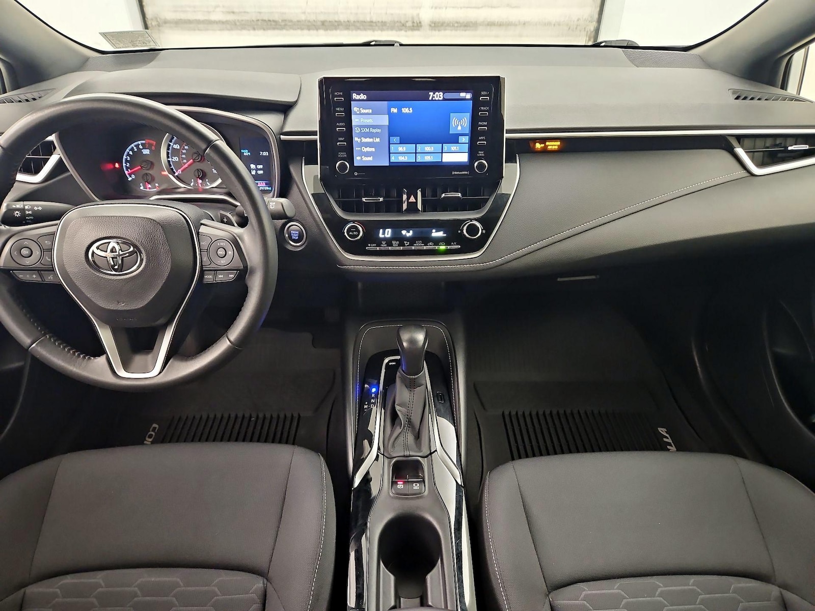 2021 Toyota Corolla Hatchback SE - Photo 10