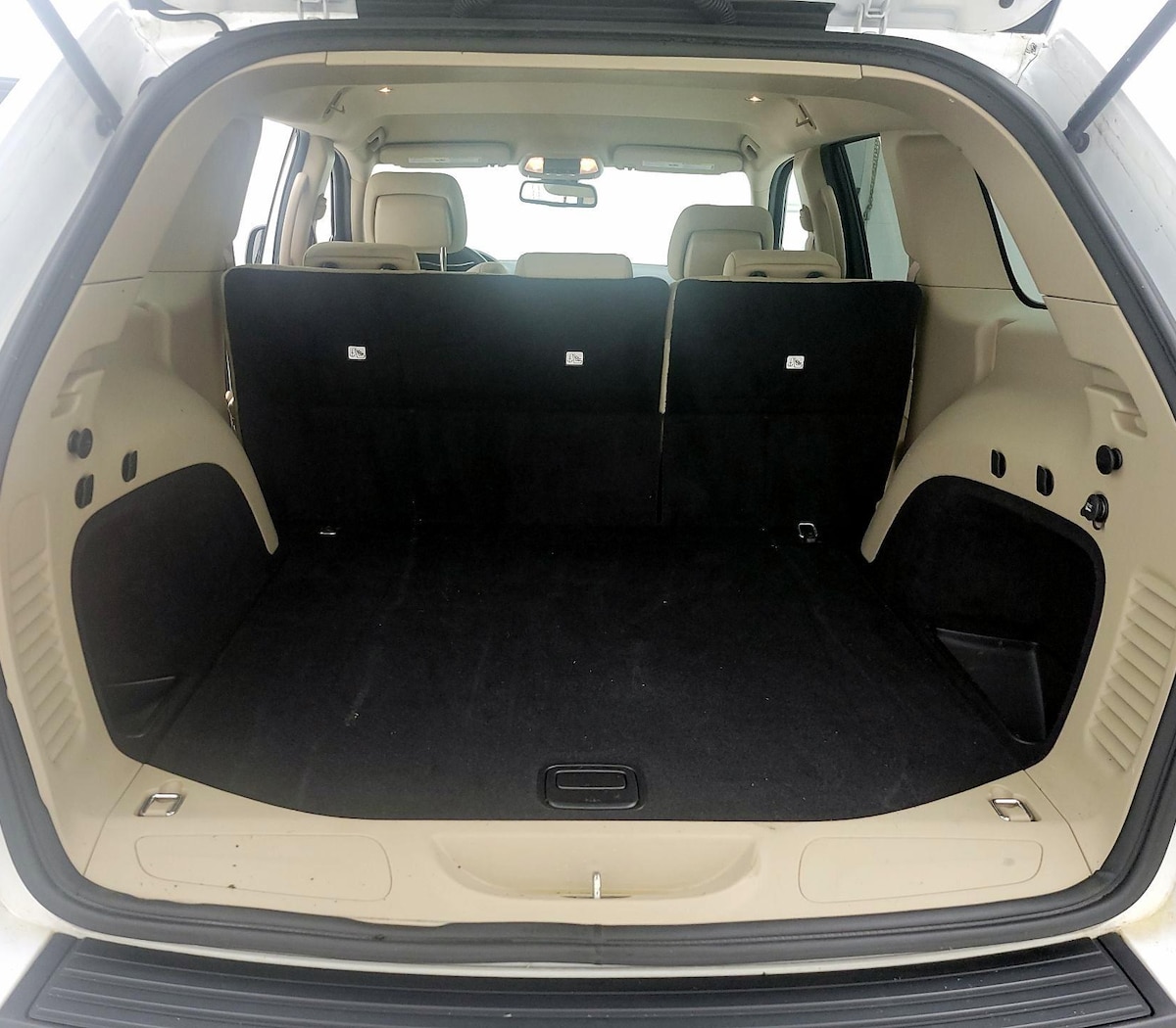 Trunk/Cargo (Seats Up)