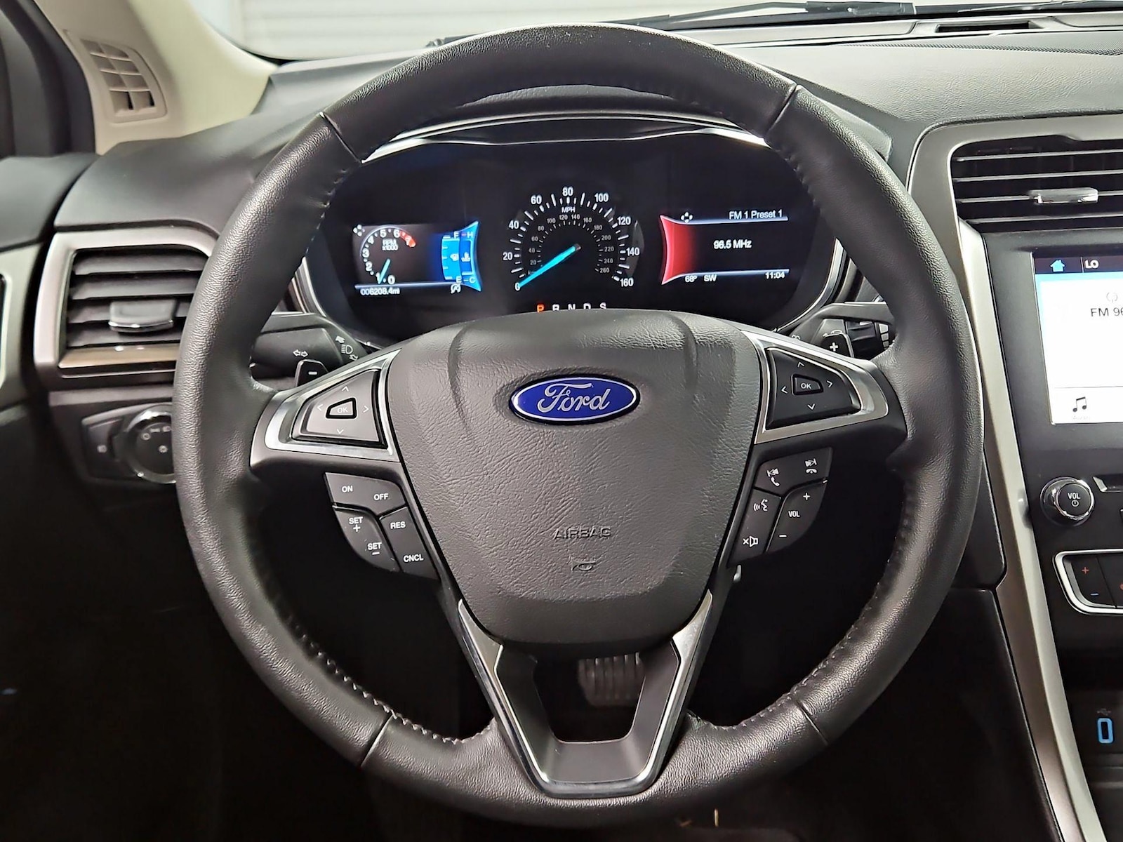 2017 Ford Fusion SE - Photo 11