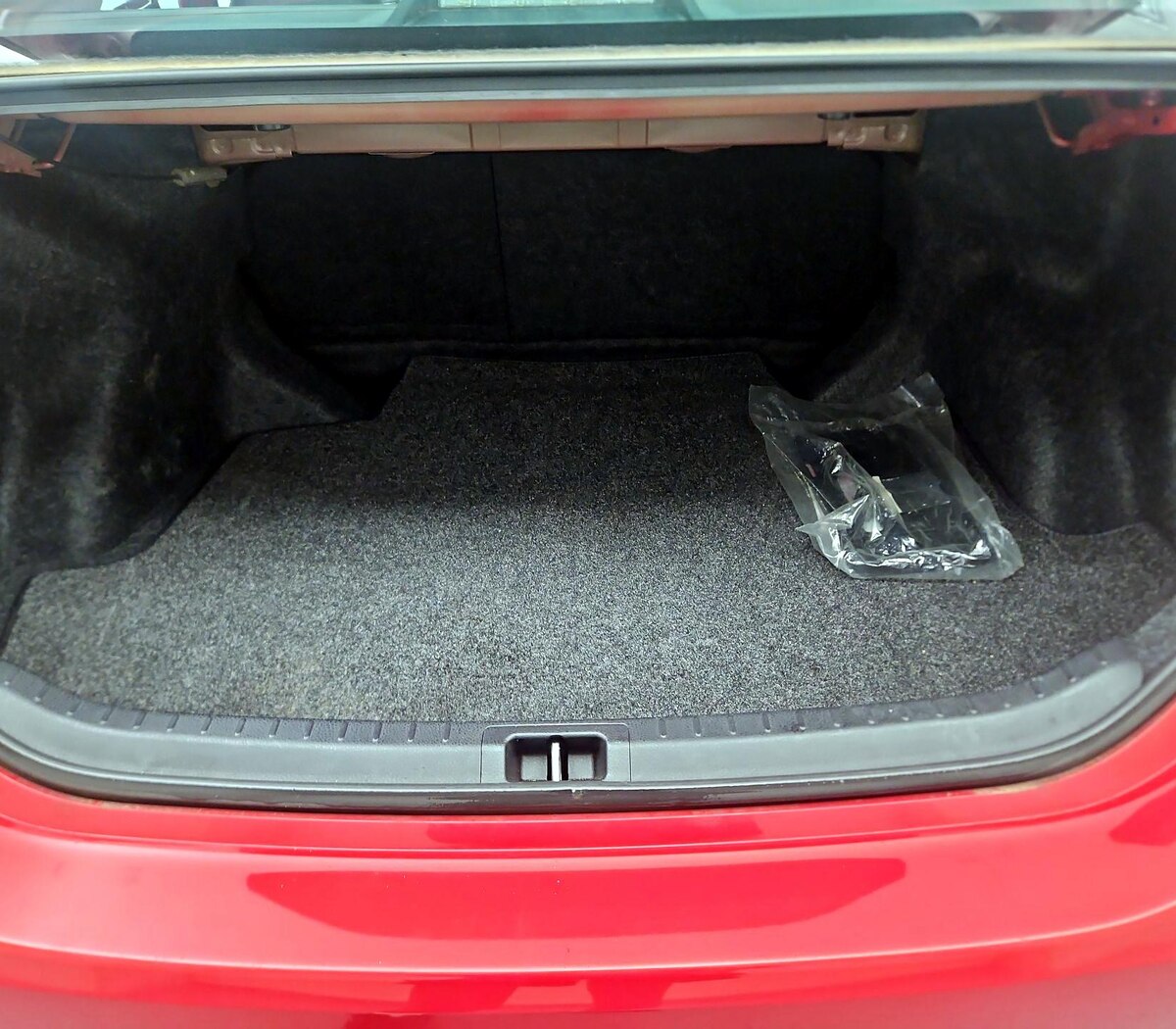 Trunk/Cargo (Seats Up)