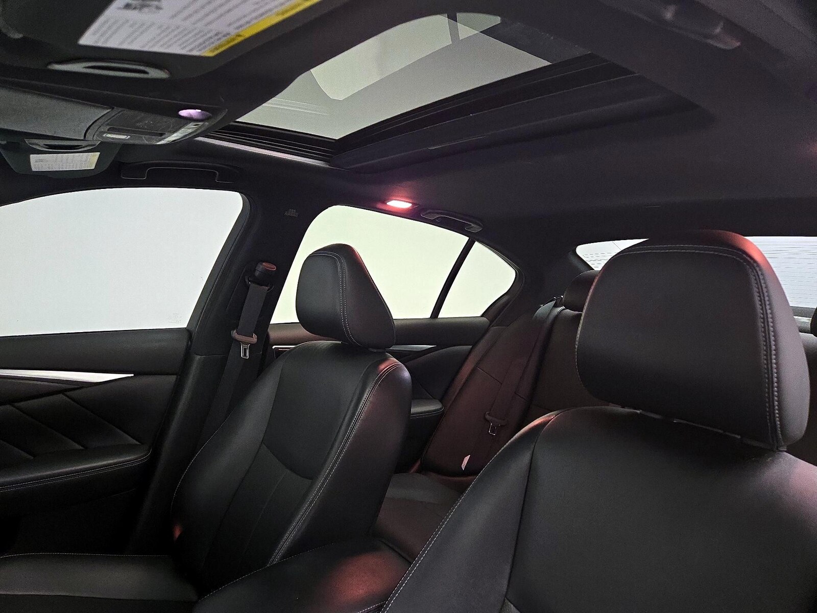 Sunroof(s) & Overhead Airbags