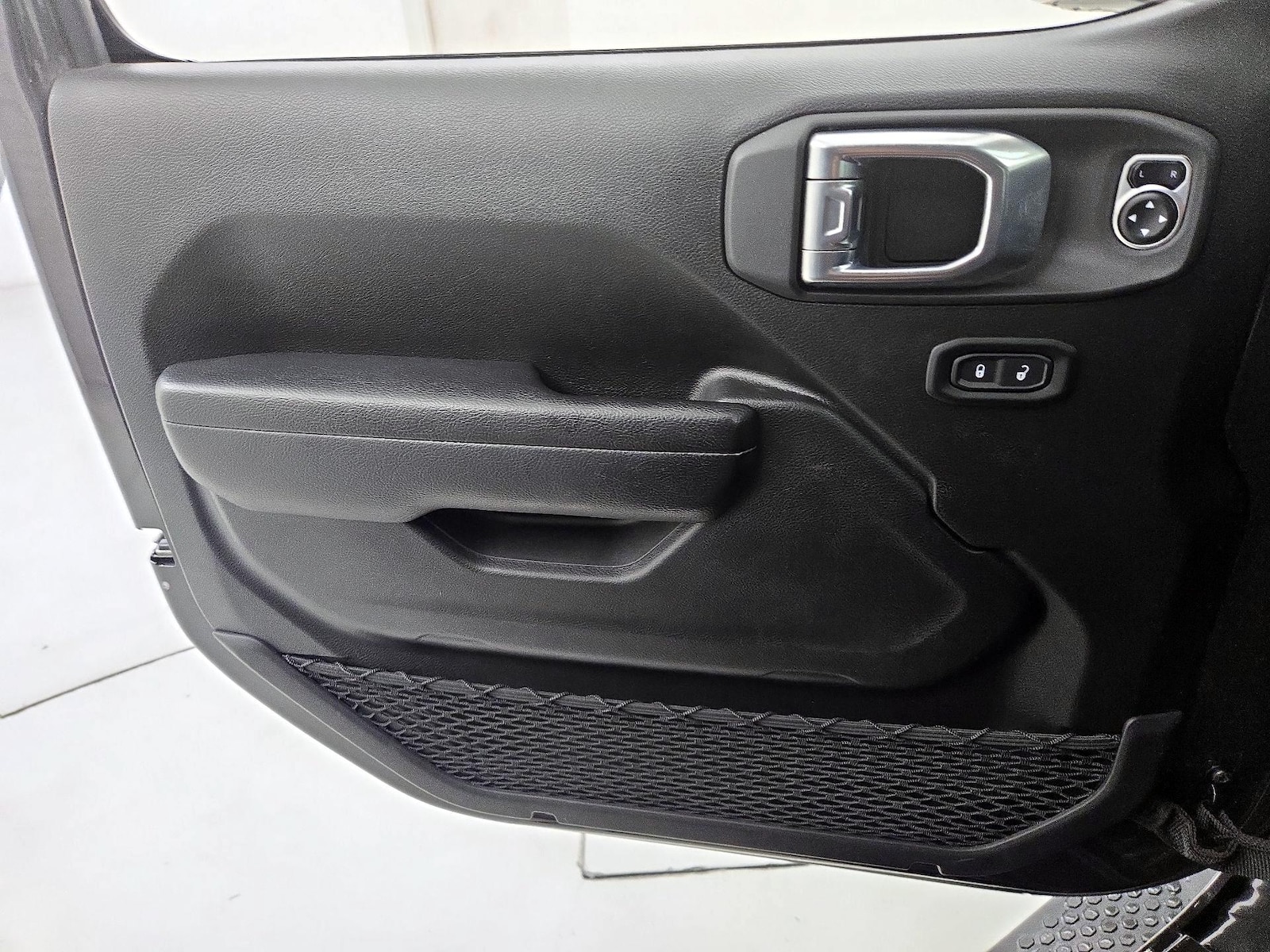 2024 Jeep Wrangler 4-Door Rubicon - Photo 13