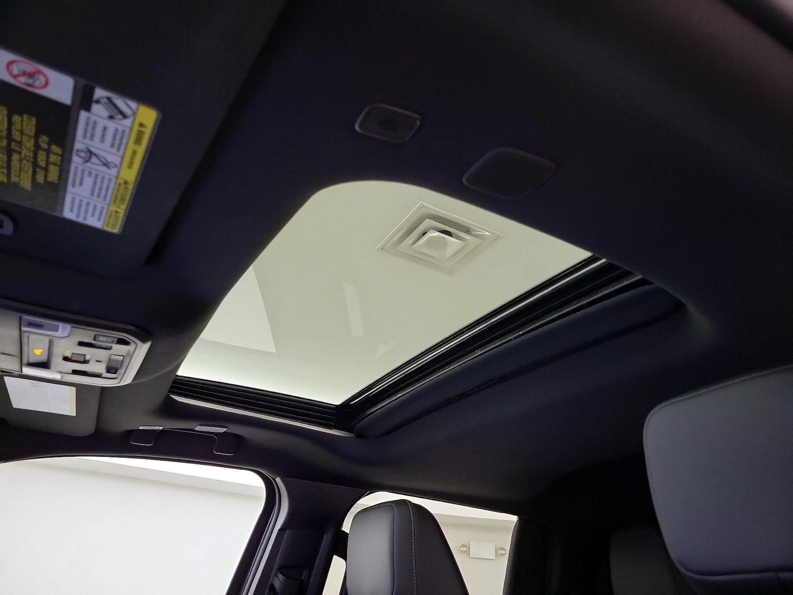 Sunroof(s) & Overhead Airbags