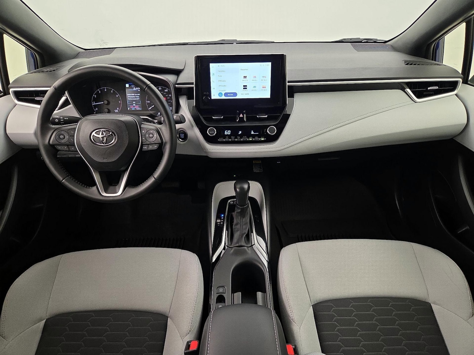 2024 Toyota Corolla Hatchback SE - Photo 10
