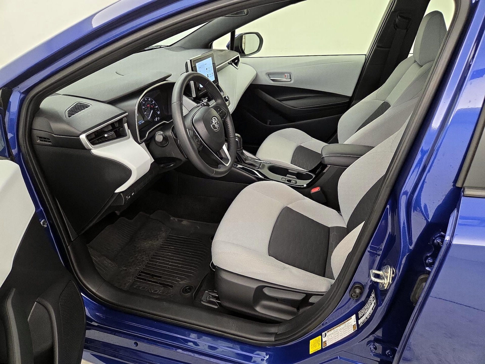 2024 Toyota Corolla Hatchback SE - Photo 12