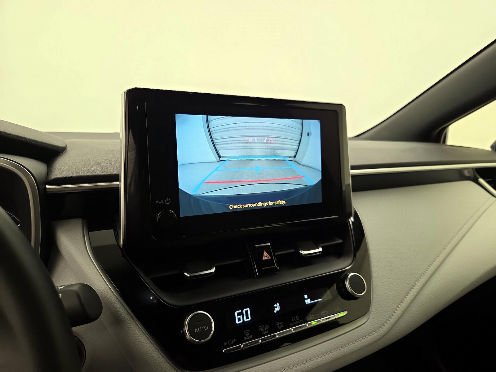 2024 Toyota Corolla Hatchback SE - Photo 15
