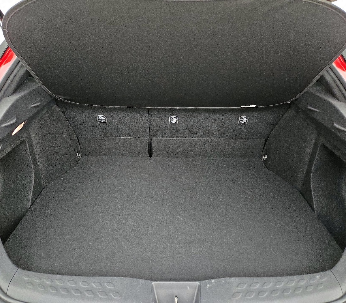 Trunk/Cargo (Seats Up)
