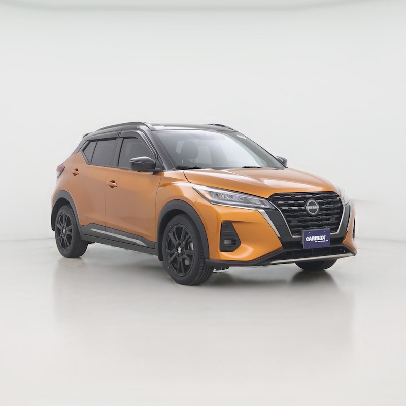 2022 Nissan Kicks SR