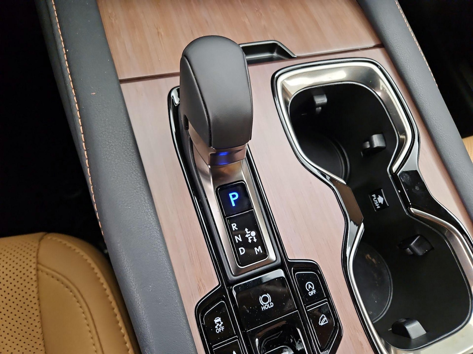 2026 Lexus RX 350 - Photo 18
