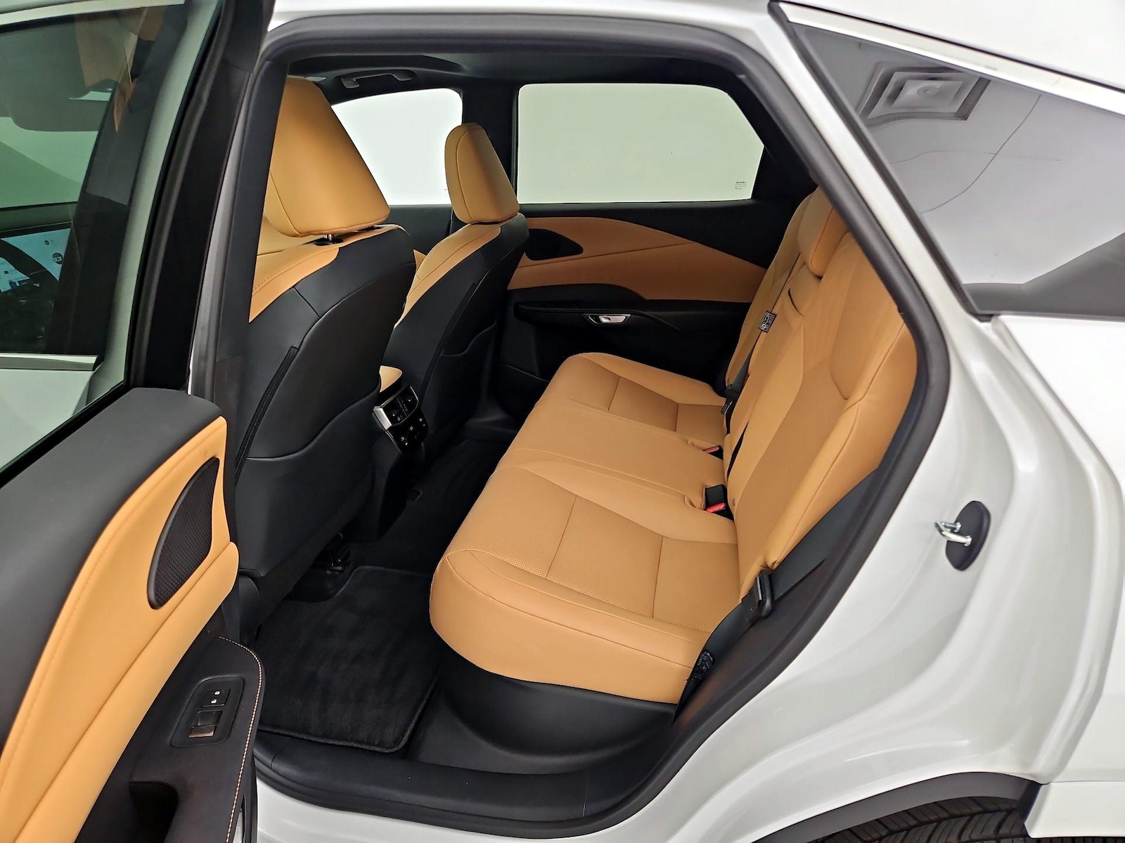 2026 Lexus RX 350 - Photo 21