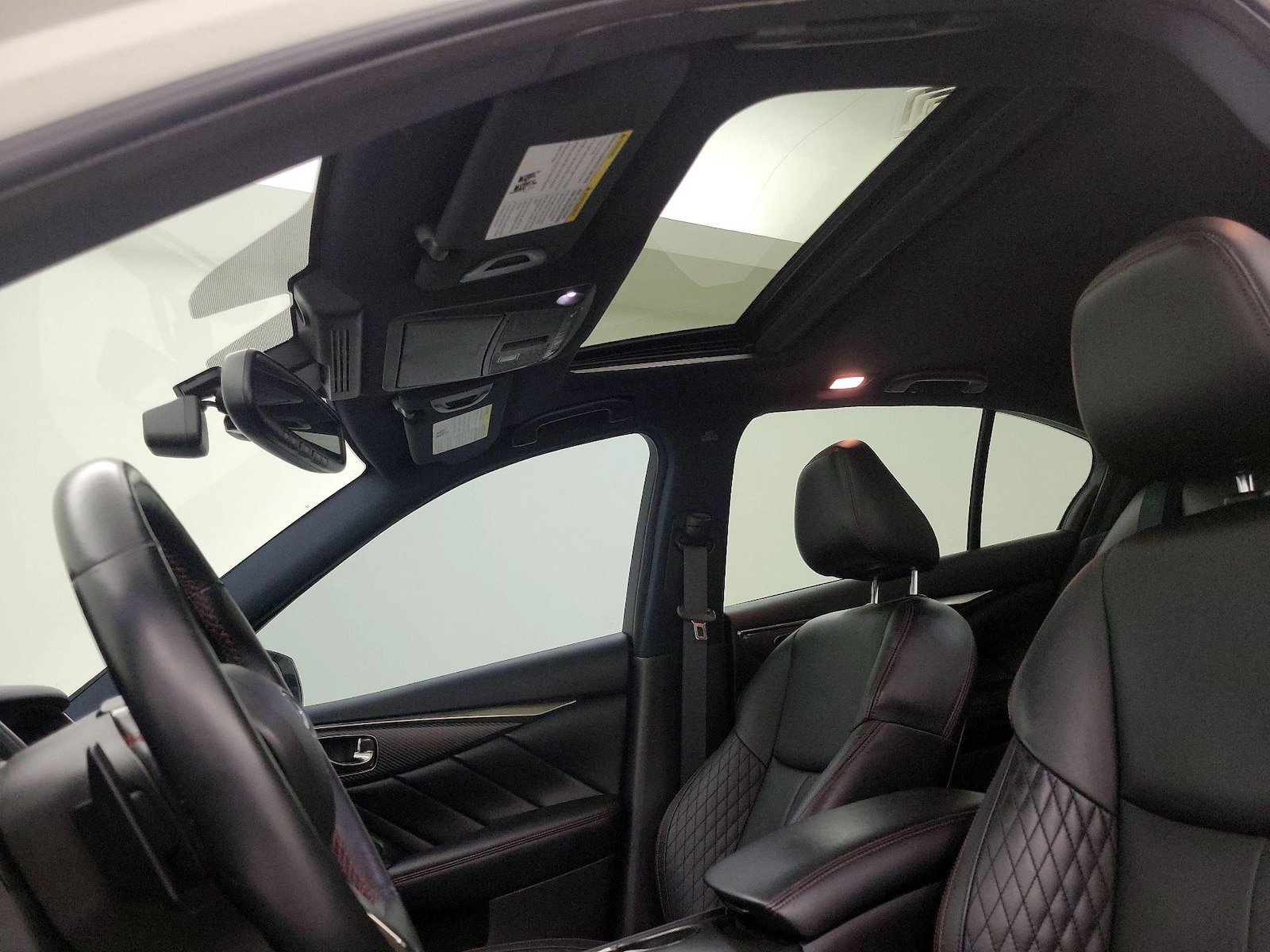 Sunroof(s) & Overhead Airbags