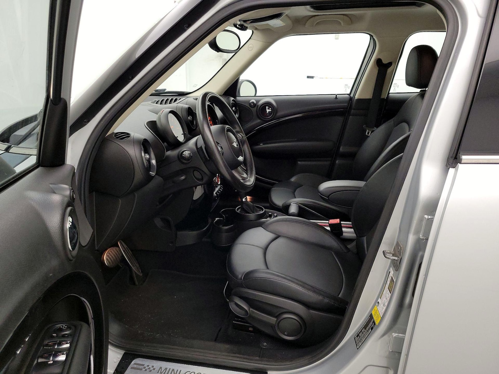 Side Airbags & Leatherette Seats