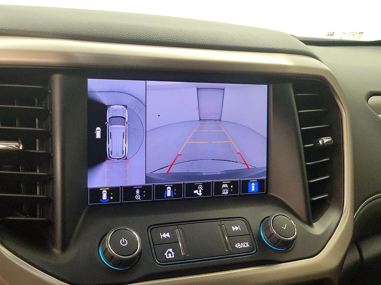 2023 GMC Acadia Denali - Photo 15