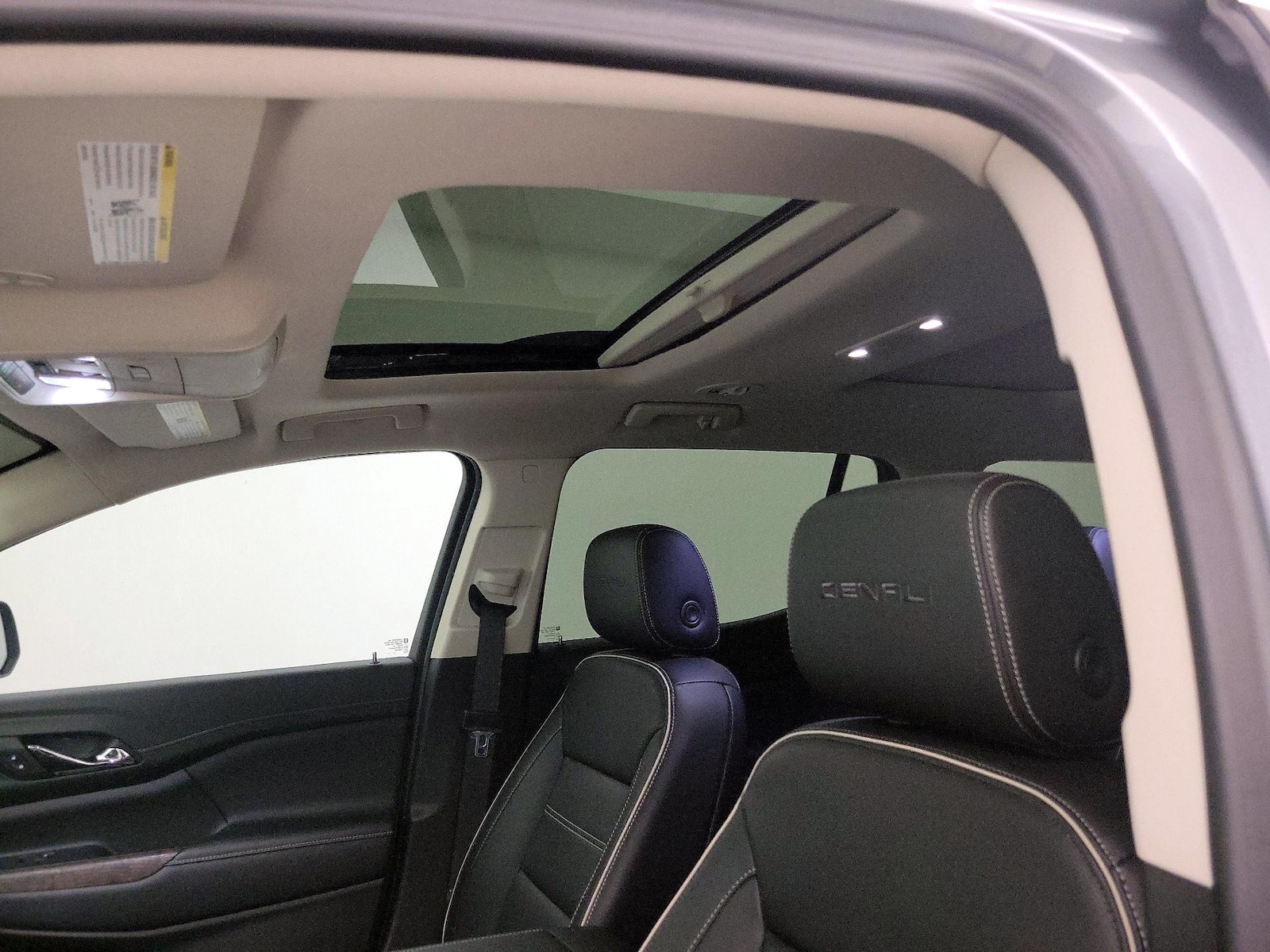 2023 GMC Acadia Denali - Photo 20