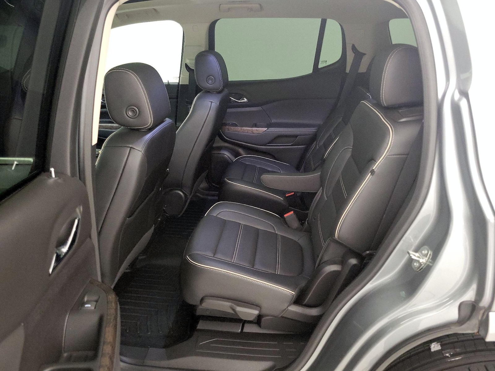 2023 GMC Acadia Denali - Photo 21