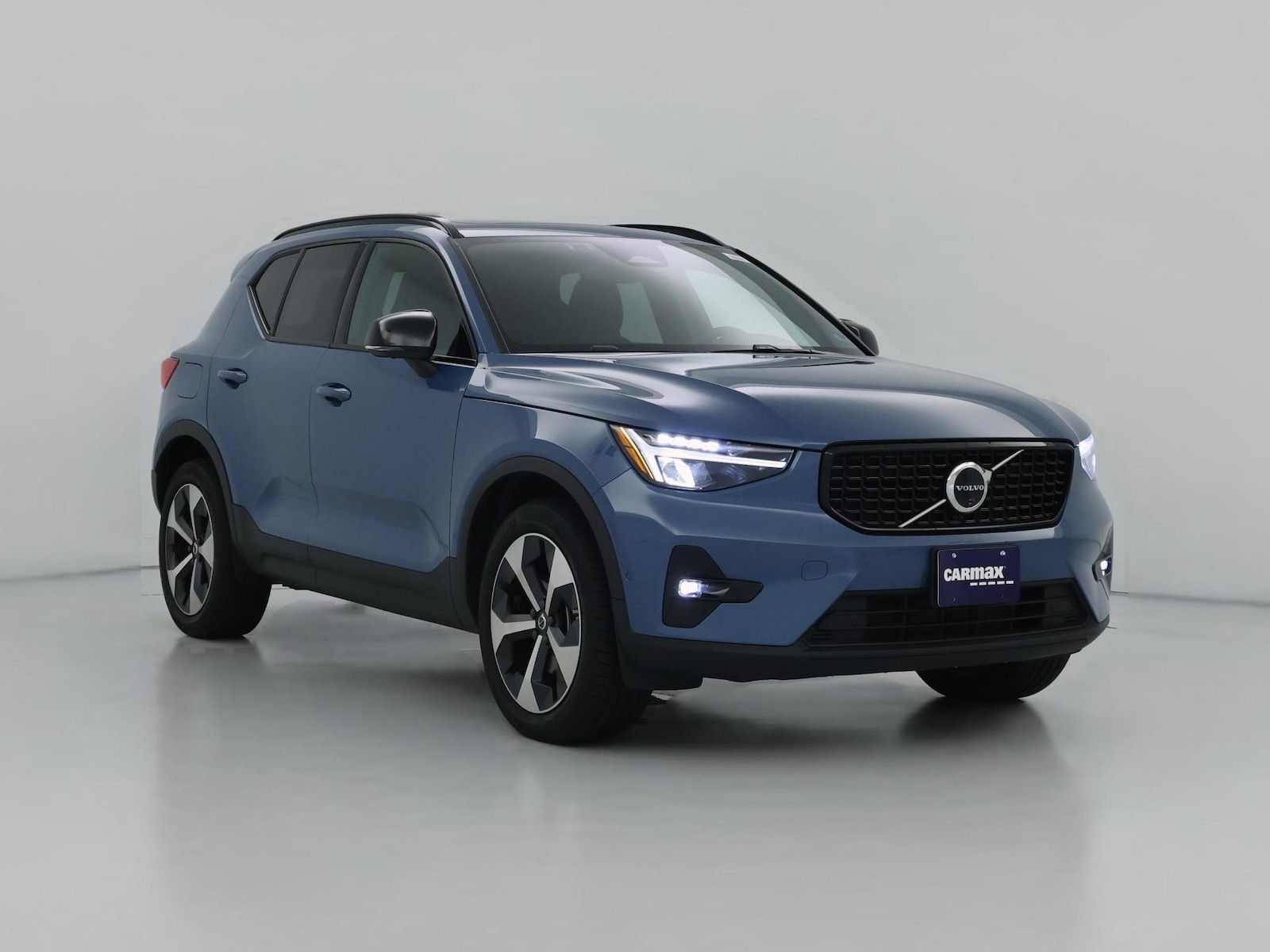 2025 Volvo XC40