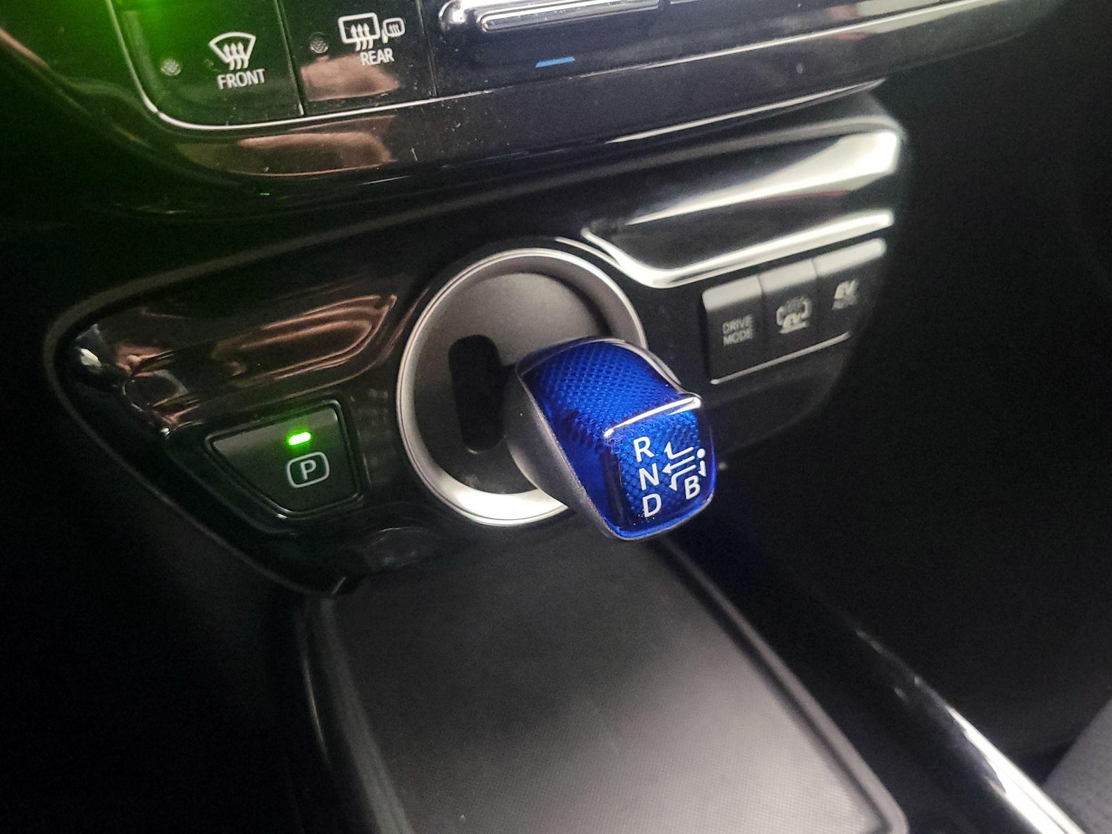 2021 Toyota Prius Prime LE - Photo 18