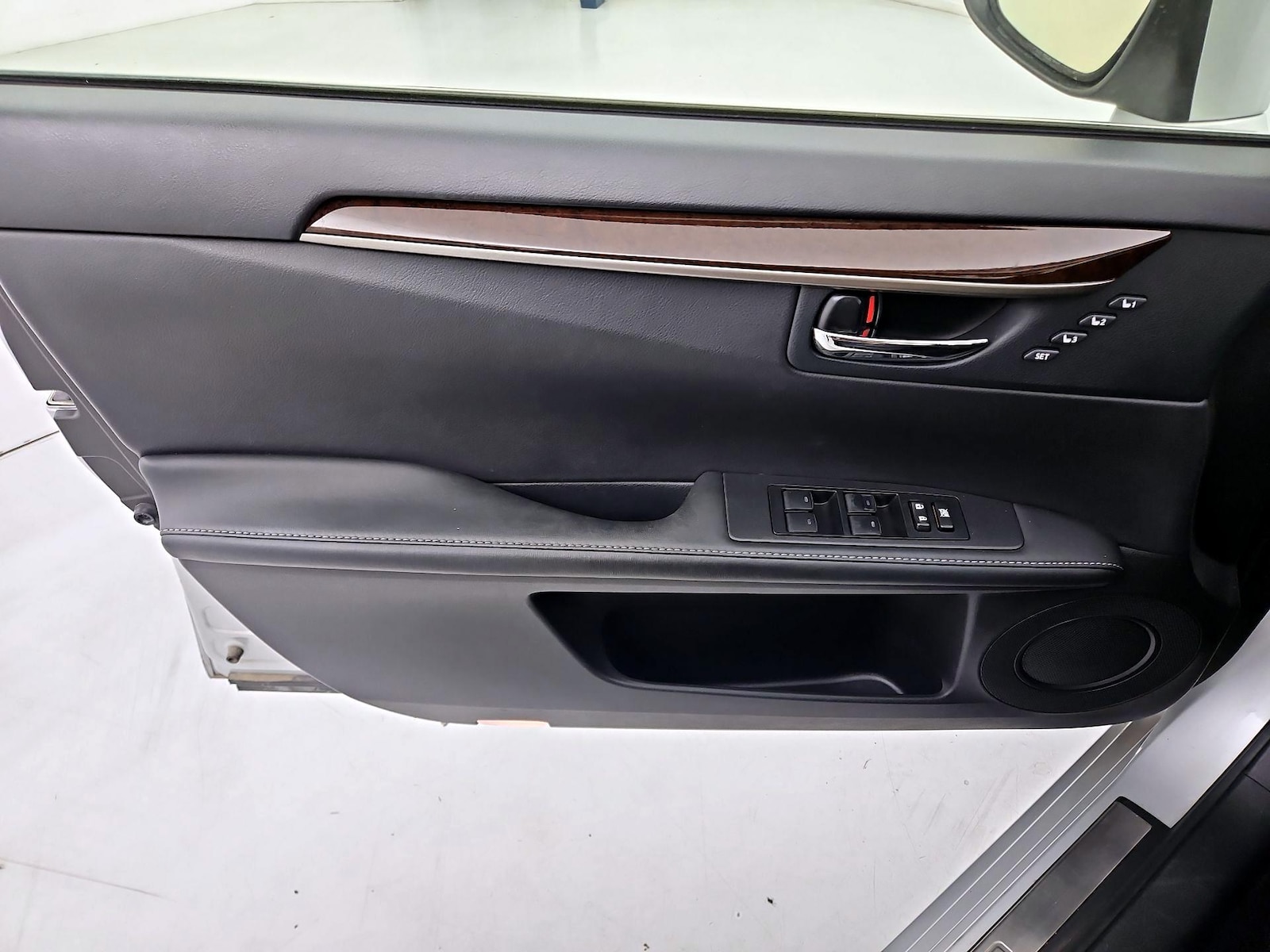 2015 Lexus ES 350 - Photo 13